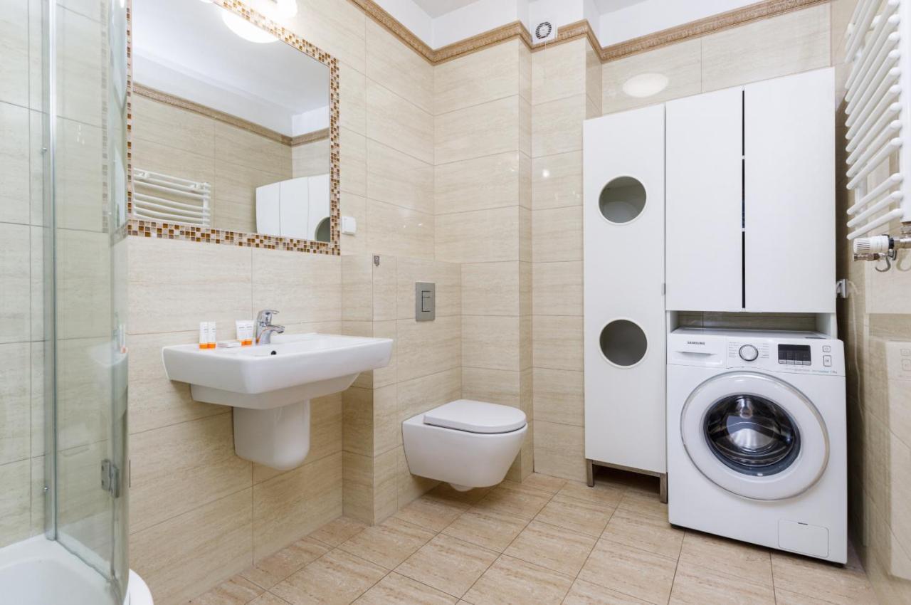 Platan City Centre Apartment By Noclegi Renters 斯维诺乌伊希切 外观 照片